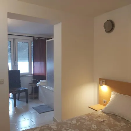Apartman Luce With Shared Pool *