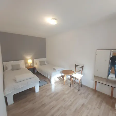 Luce With Shared Pool Zára