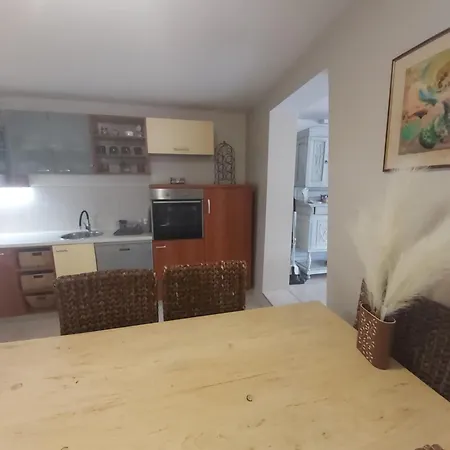 Luce With Shared Pool Apartman