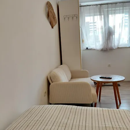 Luce With Shared Pool Sami-basement Διαμέρισμα Ζαντάρ