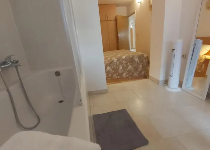 Luce With Shared Pool Appartement *