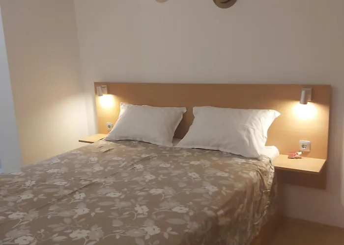 Luce With Shared Pool *