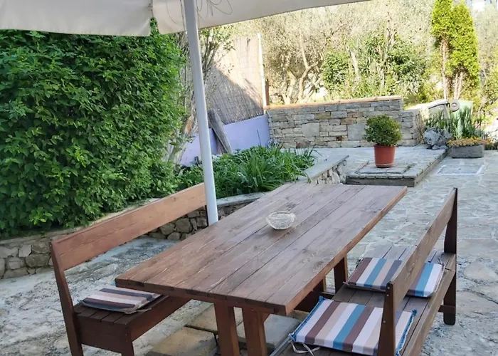 Appartement Luce With Shared Pool Zadar