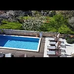 Studio Luce With Shared Pool Sami-Basement