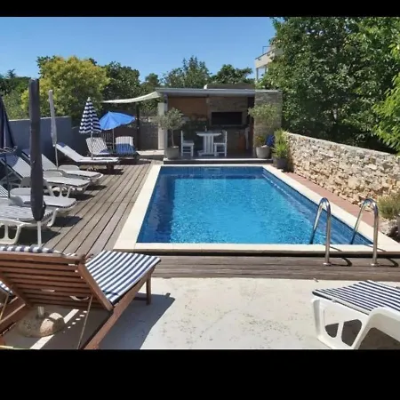 Luce With Shared Pool Apartament