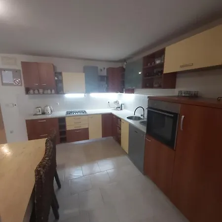 Luce With Shared Pool Apartament Zadar