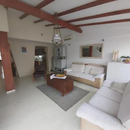 Studio Luce With Shared Pool Sami-Basement Apartment *