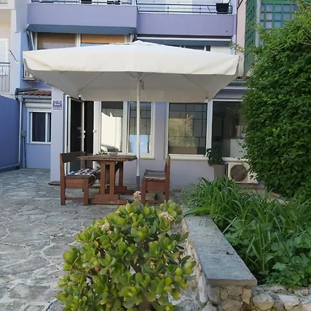 Studio Luce With Shared Pool Sami-Basement Apartment