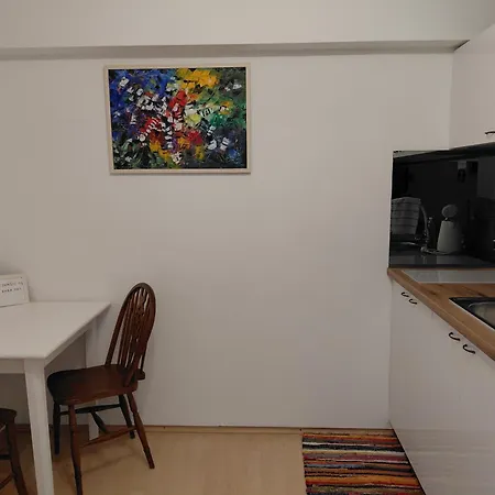 Luce With Shared Pool Sami-basement דירה